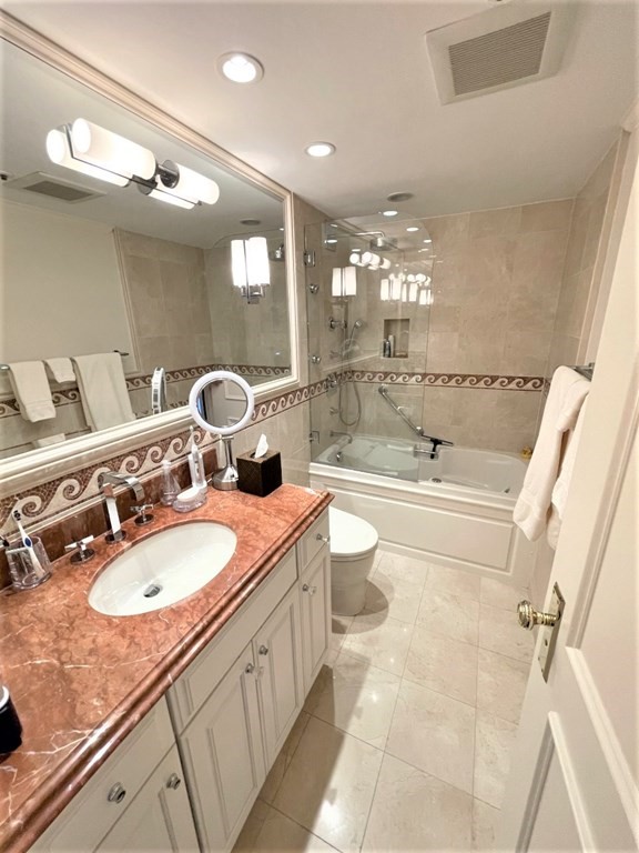 20 Rowes Wharf, Unit 710 Boston, MA 02110 - Photo 13 of 18