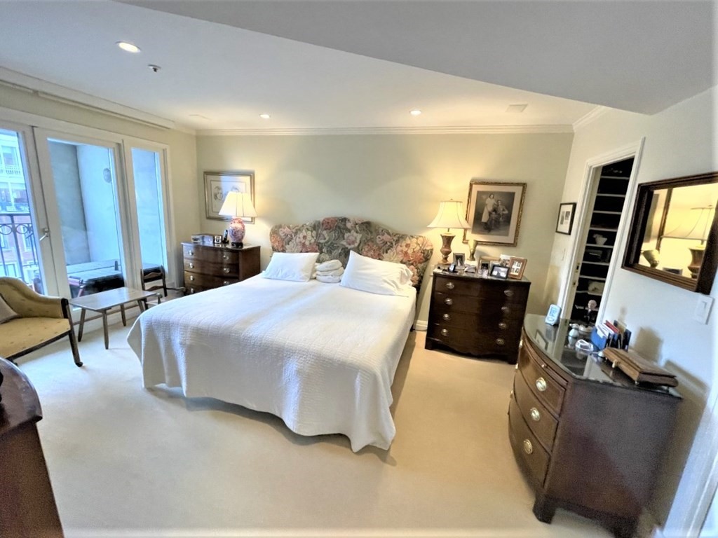 20 Rowes Wharf, Unit 710 Boston, MA 02110 - Photo 7 of 18