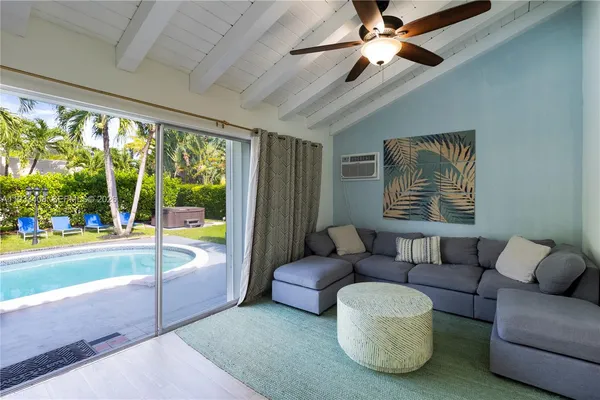 $5,500 | 437 Northeast 107th Street, Miami, FL 33161