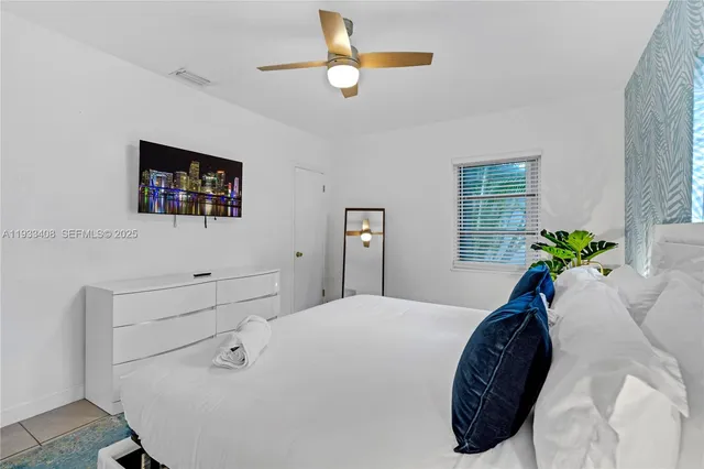 $5,000 | 437 Northeast 107th Street, Miami, FL 33161