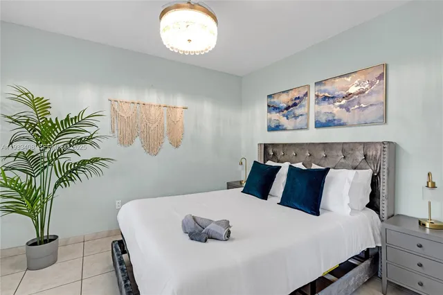 $5,000 | 437 Northeast 107th Street, Miami, FL 33161