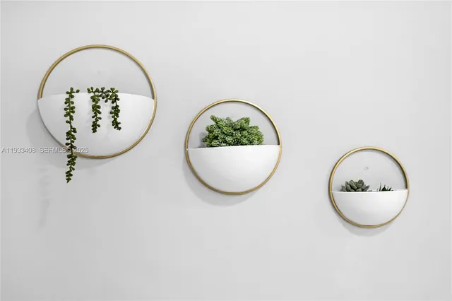 $5,000 | 437 Northeast 107th Street, Miami, FL 33161