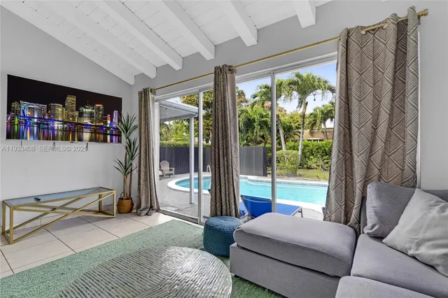 $5,000 | 437 Northeast 107th Street, Miami, FL 33161