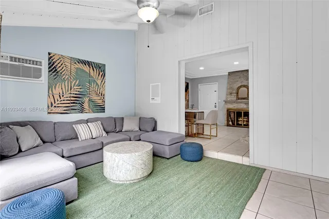 $5,000 | 437 Northeast 107th Street, Miami, FL 33161