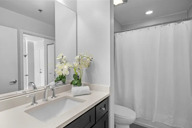 $375,000 | 901 West Madison Street, Unit 603, Chicago, IL 60607