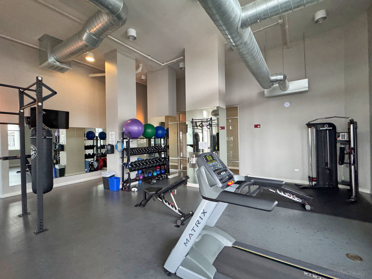 901 West Madison Street, Unit 603 Chicago, IL 60607 - Photo 21 of 25 a room with gym equipment