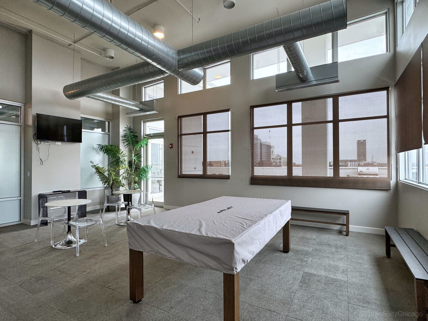 901 West Madison Street, Unit 603 Chicago, IL 60607 - Photo 23 of 25 a living room with furniture