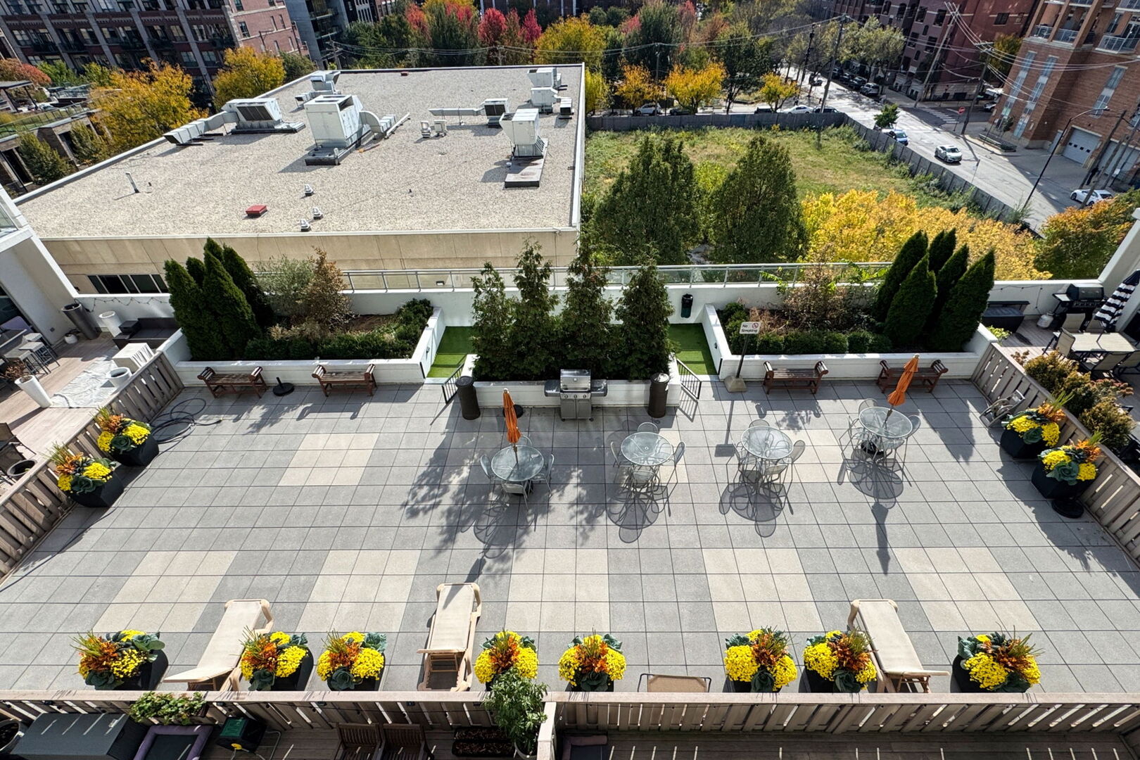 901 West Madison Street, Unit 603 Chicago, IL 60607 - Photo 24 of 25 an outdoor space with seating space