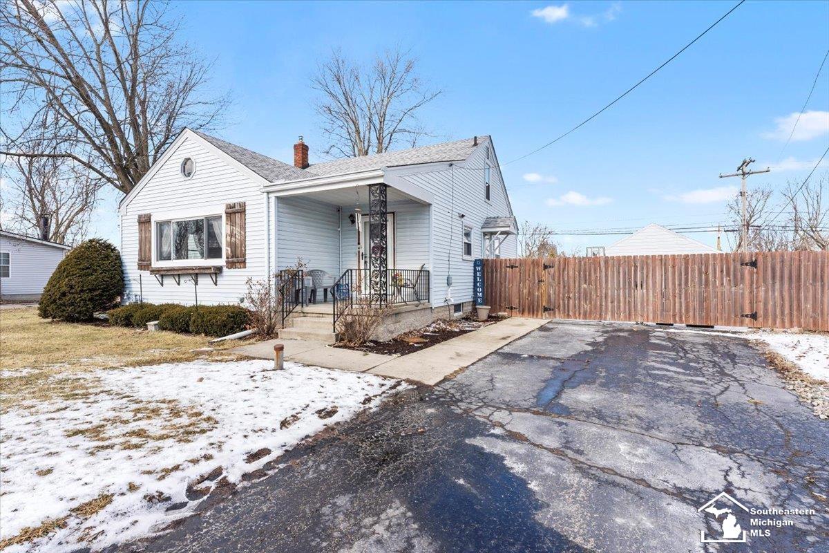 1888 South Custer Road Monroe, MI 48161 - Photo 2 of 29