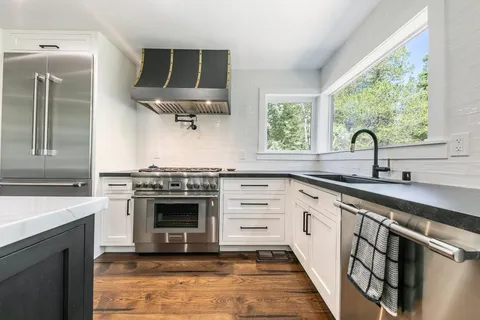 $1,585,000 | 13862 Swiss Lane, Truckee, CA 96161