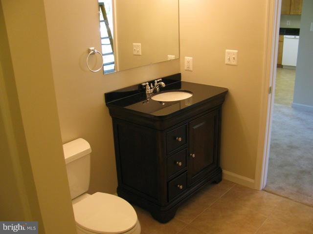 605 West Maple Avenue Sterling, VA 20164 - Photo 8 of 18 Bath