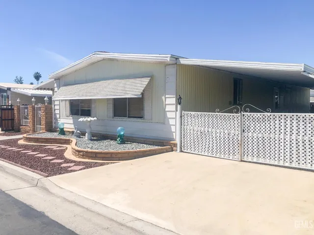 a view of a house with a outdoor space