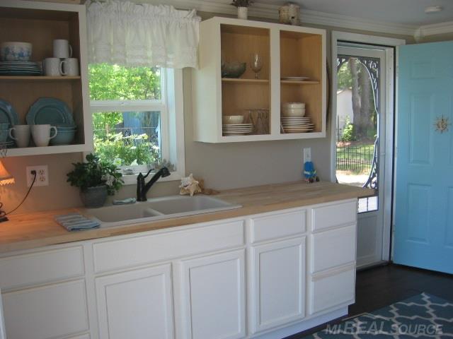 3932 Lakeshore Road Deckerville, MI 48427 - Photo 15 of 33