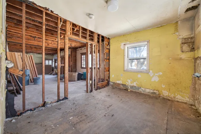 $185,000 | 1118 North Newton Avenue, Minneapolis, MN 55411