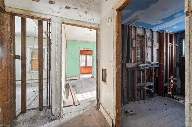 $185,000 | 1118 North Newton Avenue, Minneapolis, MN 55411