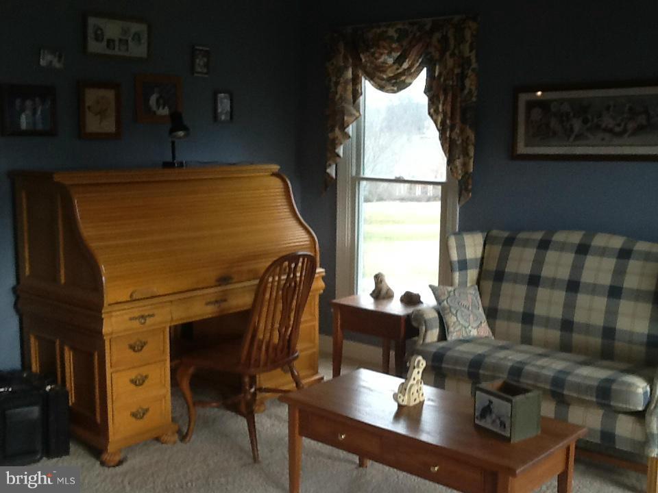 1820 Bennett Road Sykesville, MD 21784 - Photo 8 of 27 Living Room