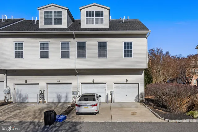 $345,000 | 4426 Driftwood Drive, Unit 77, Philadelphia, PA 19129