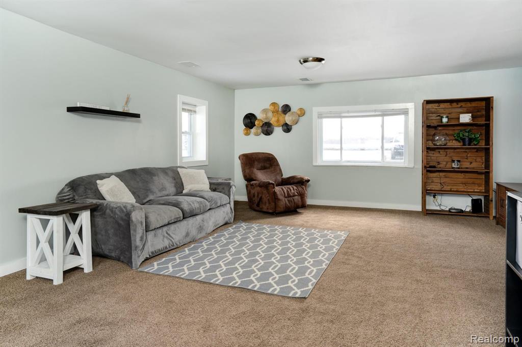 805 Silver Lake Road Linden, MI 48451 - Photo 3 of 17