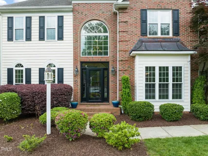 $699,900 | 2000 Katesbridge Lane, Raleigh, NC 27614