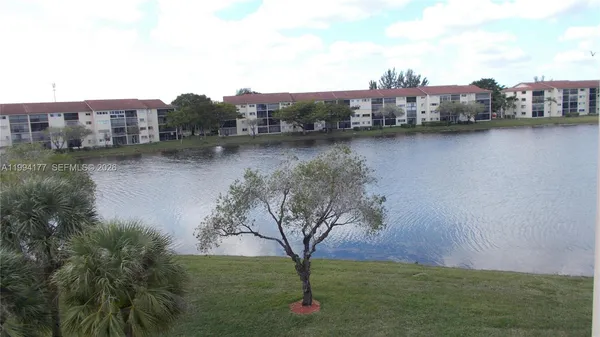 $2,600 | 13705 Southwest 12th Street, Unit 401B, Pembroke Pines, FL 33027
