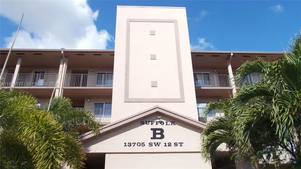 $2,600 | 13705 Southwest 12th Street, Unit 401B, Pembroke Pines, FL 33027