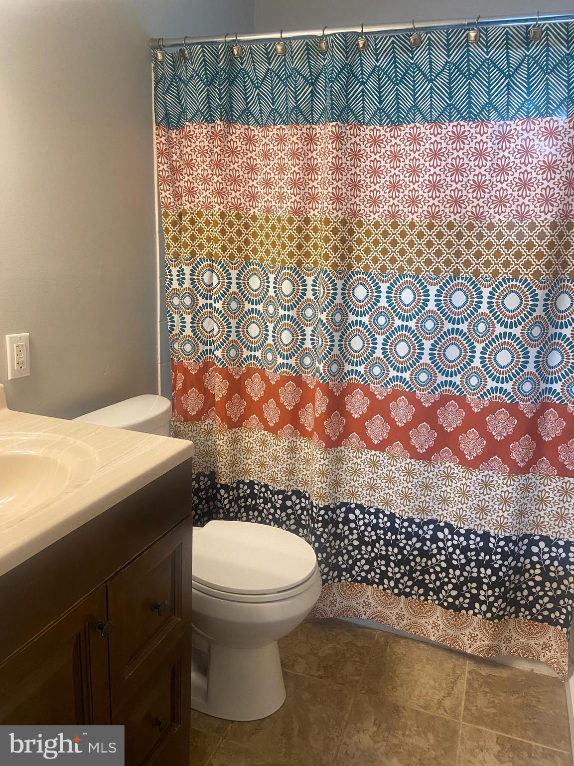 516 Banyan Road Newark, DE 19713 - Photo 12 of 13 Upstairs bath