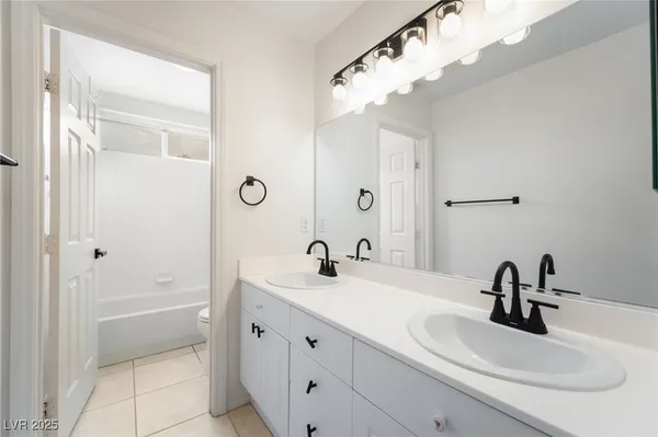 $3,800 | 299 Queen Creek Circle, Henderson, NV 89052