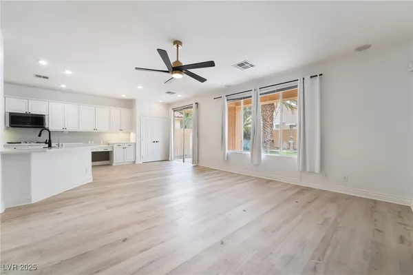 $3,800 | 299 Queen Creek Circle, Henderson, NV 89052