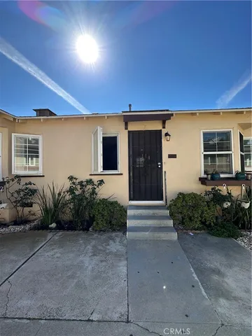 $2,600 | 226 East Tamarack Avenue, Inglewood, CA 90301