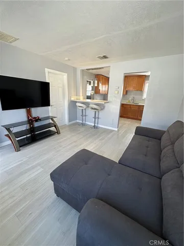 $2,600 | 226 East Tamarack Avenue, Inglewood, CA 90301