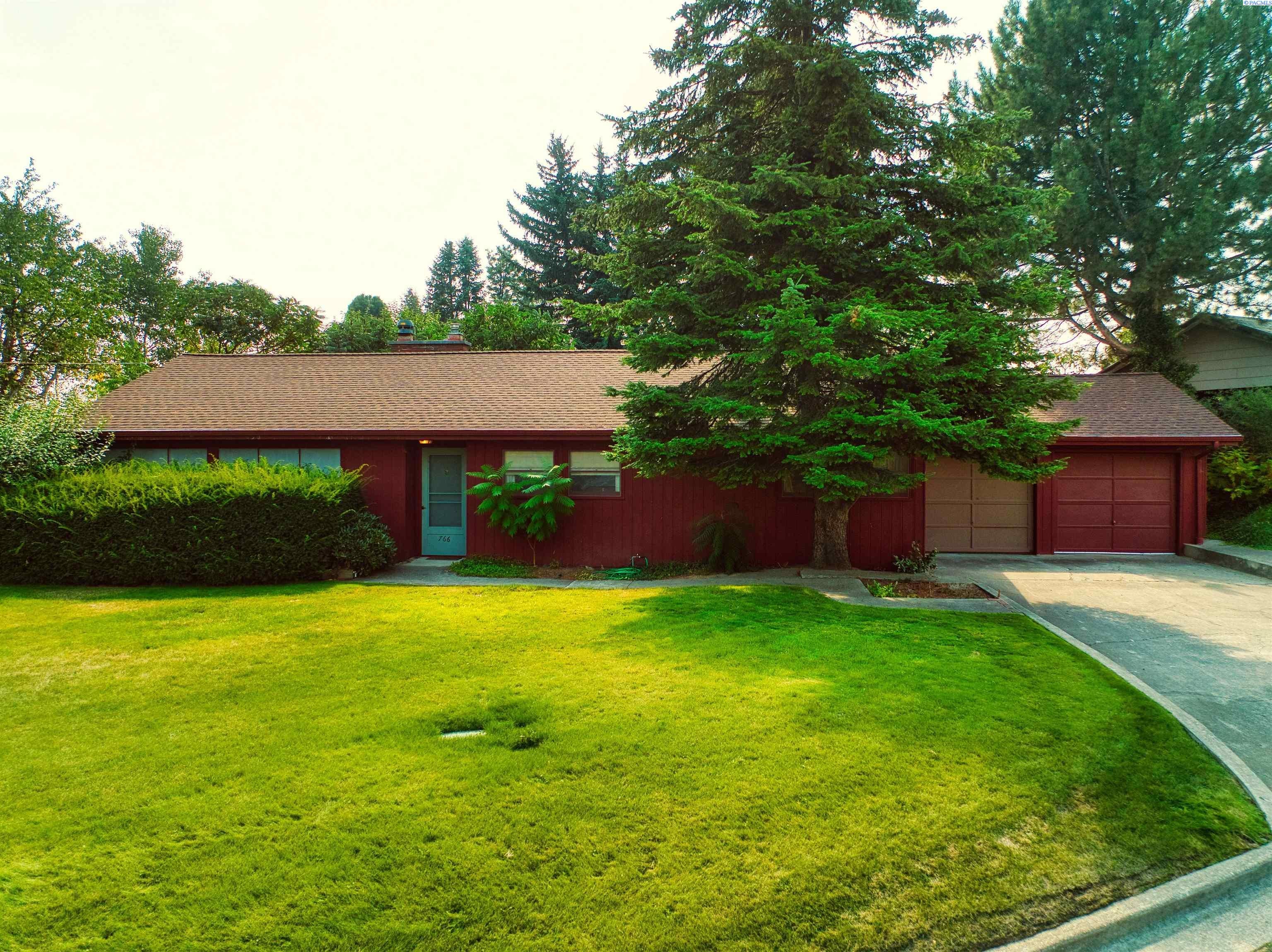 766 Southeast Ridgeview Street Pullman, WA 99163 - Photo 1 of 45 Gallery Image 1