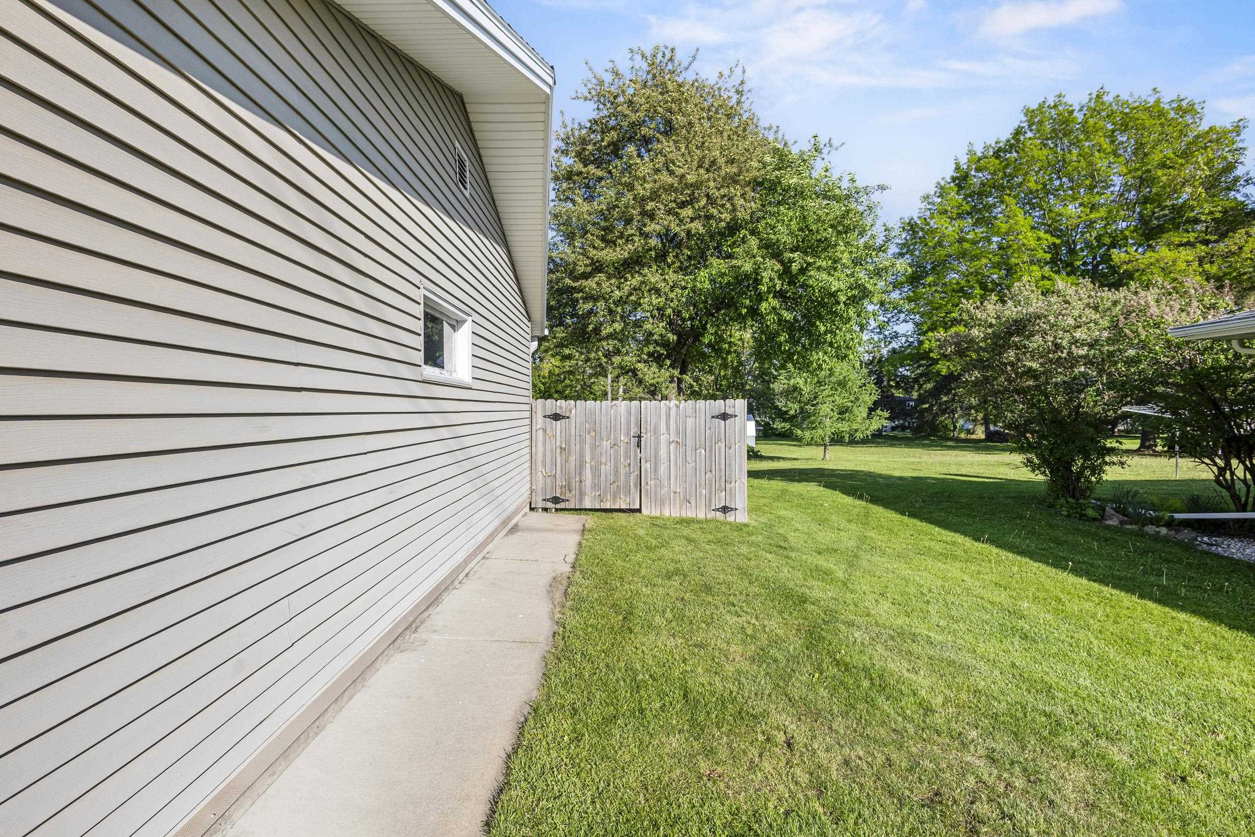 2663 Timber Lane Green Bay, WI 54313 - Photo 52 of 65