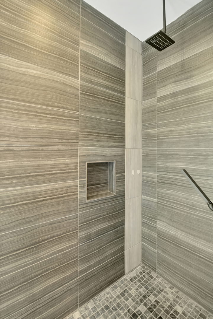 812 West Van Buren Street, Unit 5A Chicago, IL 60607 - Photo 15 of 26 a bathroom with a shower