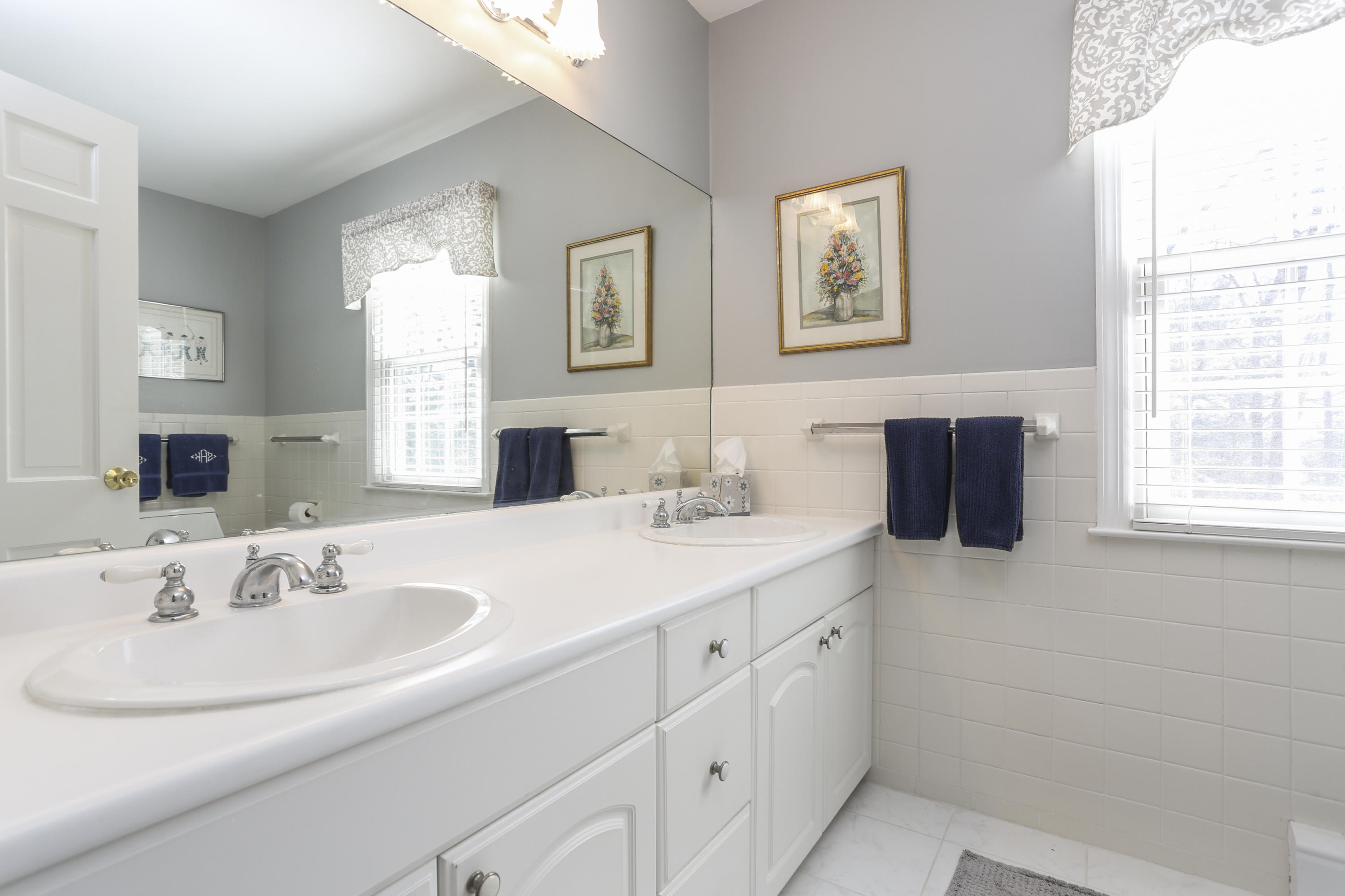 28 Miller Road Darien, CT 06820 - Photo 31 of 40 030-photo-bathroom-8106588