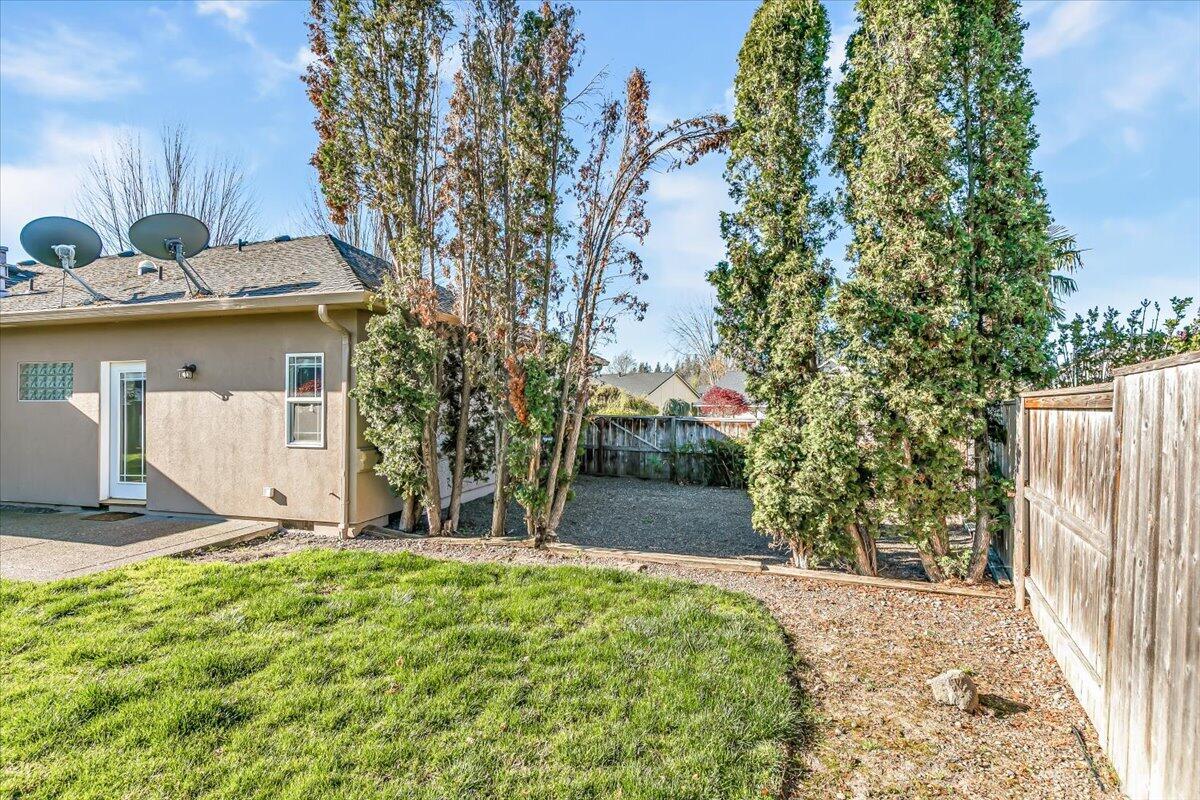 235 Prairie Landing Drive Eagle Point, OR 97524 - Photo 34 of 50 38-37