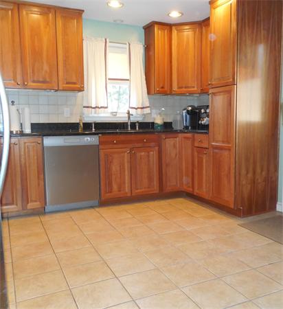 4 Pineridge Road Wilmington, MA 01887 - Photo 3 of 22 Gallery Image 3
