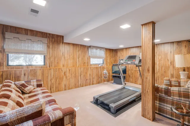 $399,000 | 2306 Kingfisher Lane, Rolling Meadows, IL 60008