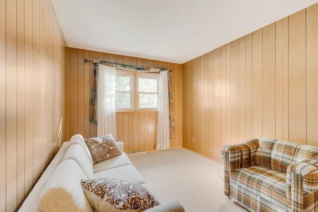 $399,000 | 2306 Kingfisher Lane, Rolling Meadows, IL 60008