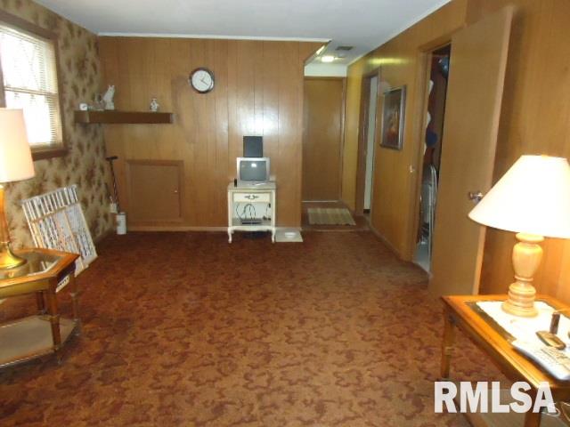 8916 Ridgewood Road Rock Island, IL 61201 - Photo 13 of 22