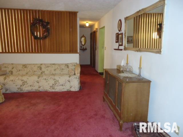 8916 Ridgewood Road Rock Island, IL 61201 - Photo 4 of 22