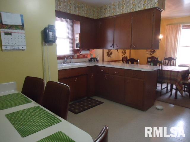 8916 Ridgewood Road Rock Island, IL 61201 - Photo 6 of 22