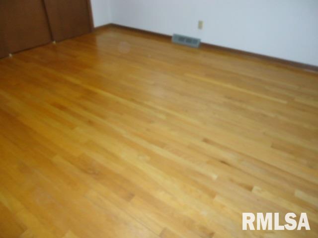 8916 Ridgewood Road Rock Island, IL 61201 - Photo 10 of 22
