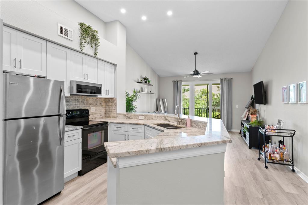1040 Normandy Trace Road Tampa, FL 33602 - Photo 12 of 37
