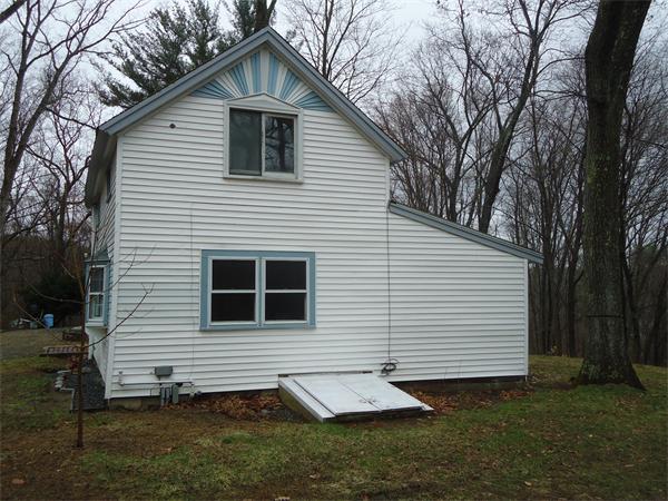 3 Chestnut Street Merrimac, MA 01860 - Photo 1 of 17 Gallery Image 1