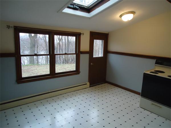 3 Chestnut Street Merrimac, MA 01860 - Photo 4 of 17 Gallery Image 4