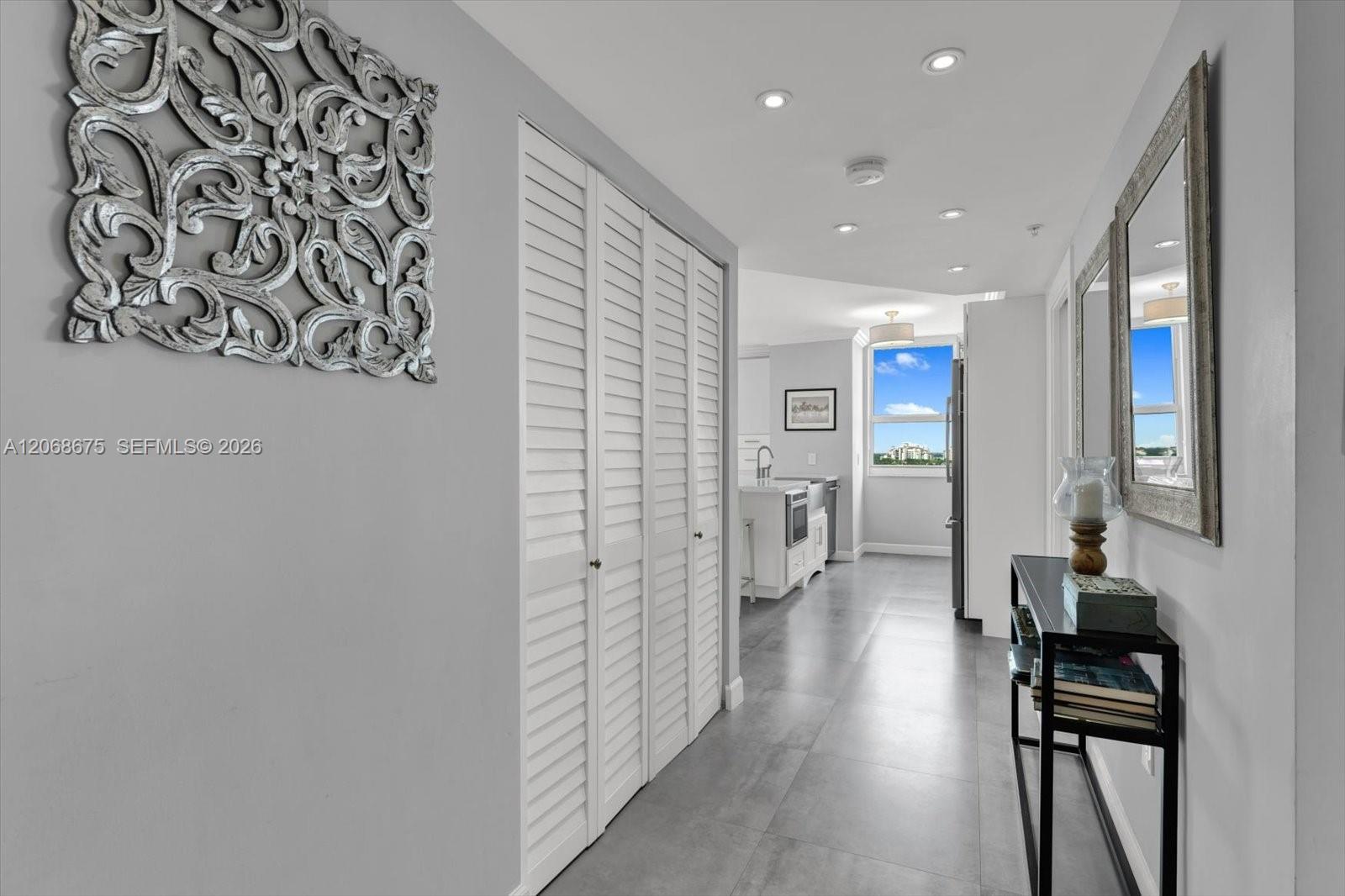 90 Alton Road, Unit 1102 Miami Beach, FL 33139 - Photo 25 of 40 Gallery Image 25