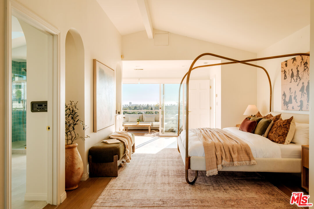 905 Berkeley Street Santa Monica, CA 90403 - Photo 12 of 33