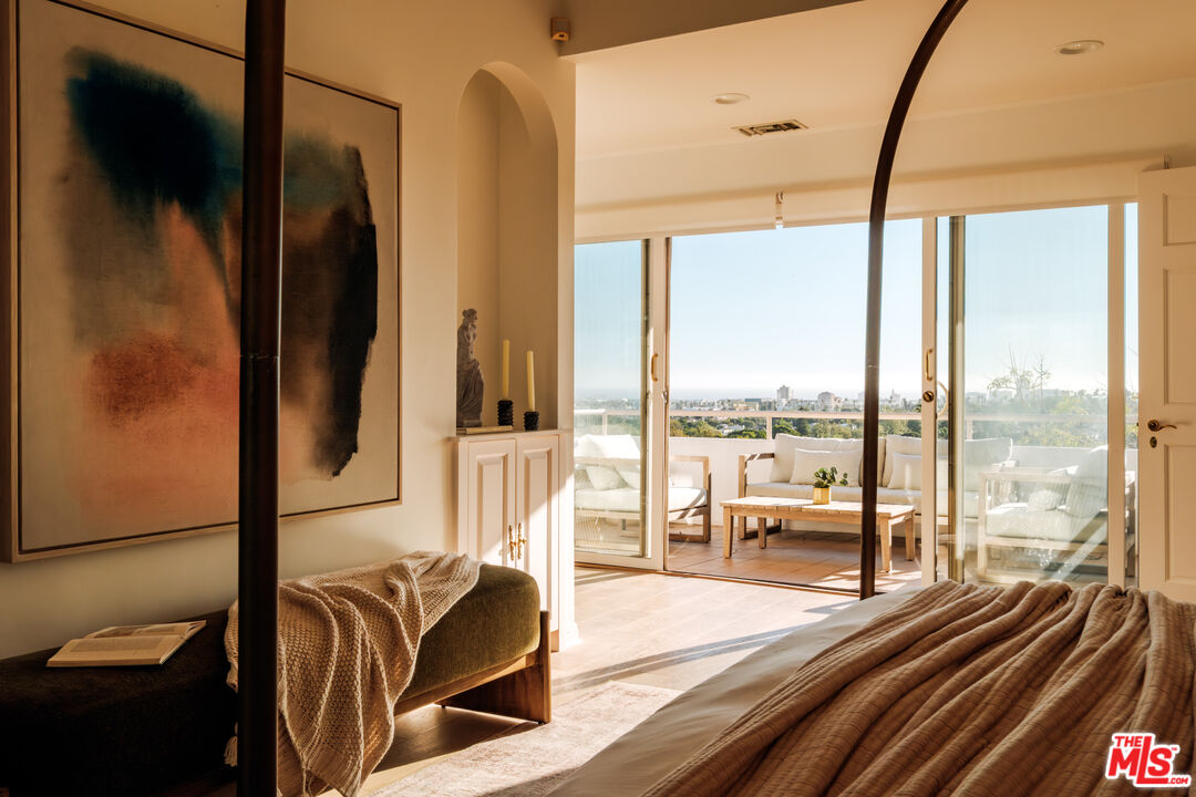 905 Berkeley Street Santa Monica, CA 90403 - Photo 13 of 33