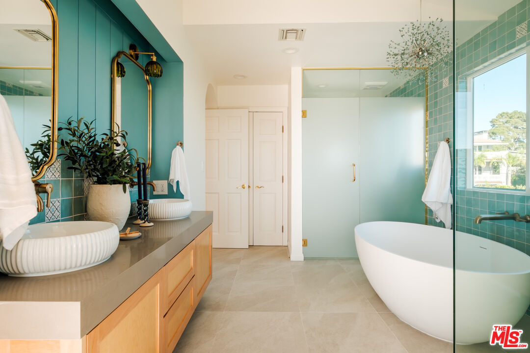 905 Berkeley Street Santa Monica, CA 90403 - Photo 17 of 33