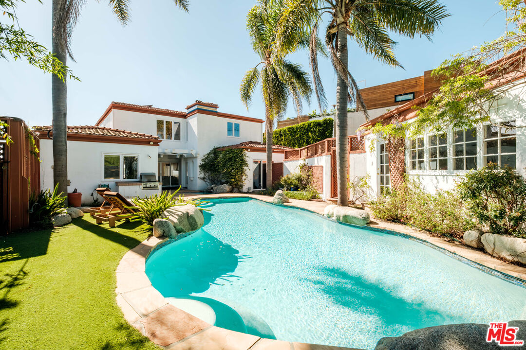 905 Berkeley Street Santa Monica, CA 90403 - Photo 25 of 33